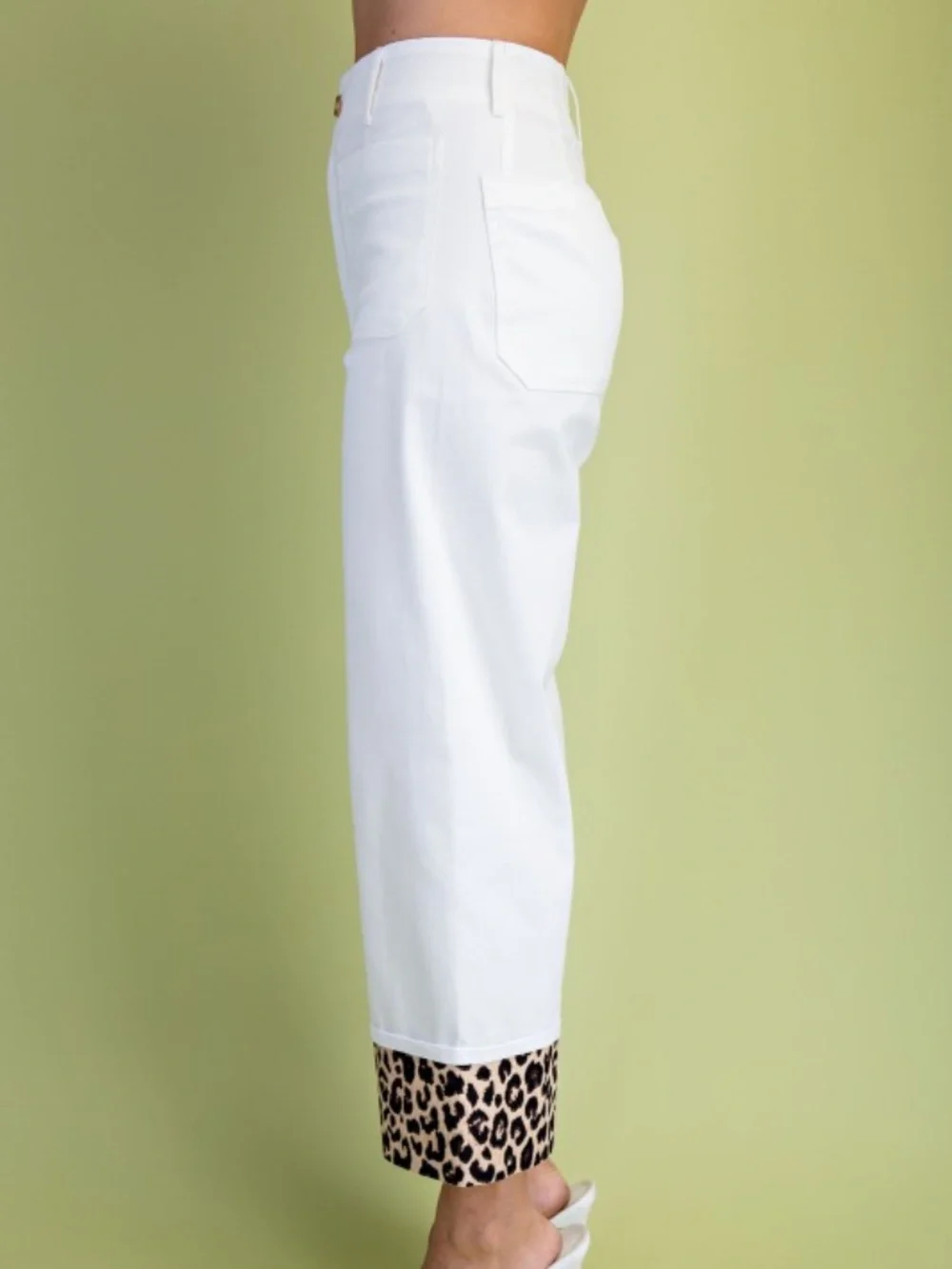 OFF WHITE CROPPED DENIM LIKE PANT WITH LEOPARD PRINT CUFFS SIZE SMALL - NWT - Picture 4 of 16